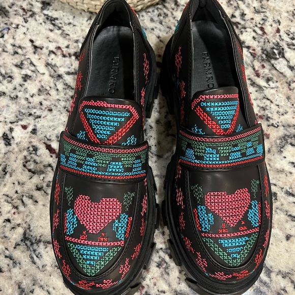 FARM RIO 10 Black Embroidered Lug Sole Slip On Loafer - Picture 4 of 9